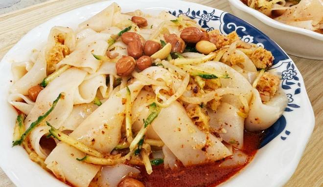 全指南：从0到日售100份冰球突破陕西凉皮凉面制作完(图2)