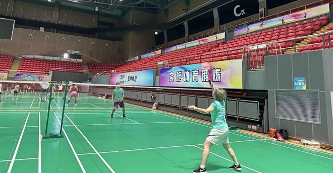 肥了！专业人士提醒：这种锻炼要不得！冰球突破豪华版一个长假胖4斤是时候减(图2)